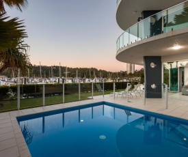 Pavillions 12 - Waterfront Spacious 4 Bedroom With Own Inground Pool And Golf Buggy