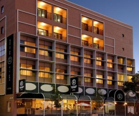 Adelaide Riviera Hotel