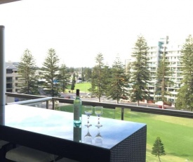 Beachside Luxury getaway in Glenelg