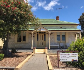 Armadale House - Kingscote