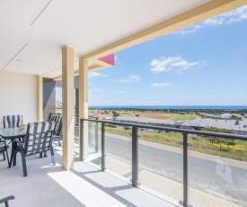 The Oasis - 6 Turnberry Drive, Links Lady Bay