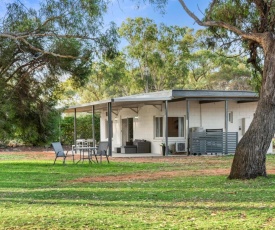 Riversands Rest Accommodation Paringa - River Box Cottage