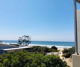 Absolute Beachfront - Cabarita Beach - Ocean Views - 3 Bed Apartment