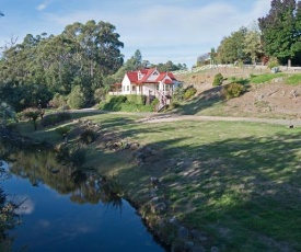 Crabtree Riverfront Cottages