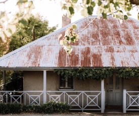 French Cottage 1854 with stunning Alfesco Garden