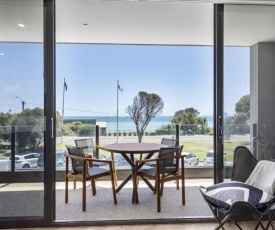 Blairgowrie Apartment 1 - on the beach