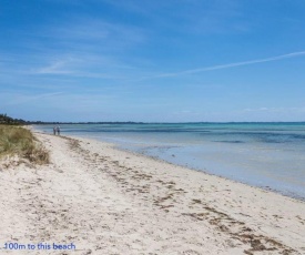 Beautiful Beachfront Apartment at Capel Sound