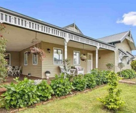 Charming period cottage with a picturesque garden