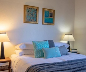 Dawns Sleeps 4 in 2 queens with 2 ensuites wifi in town.