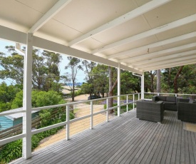 DROMANA BEACH SHACK...