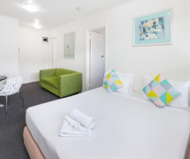 City Edge East Melbourne Apartment Hotel