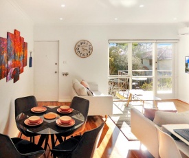 Glen Iris, Quiet Boutique 2 bedroom Netflix, WIFI, Parking, Free Wine