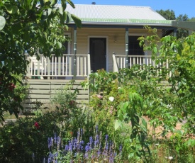 Walnut Cottage via Leongatha