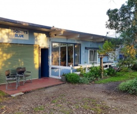 Toohey's Blue Beachside Holiday Home