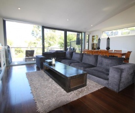 Lorne Holiday House