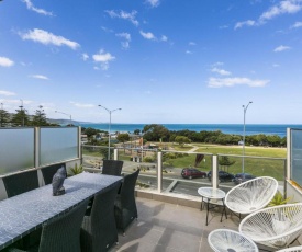 WATERFRONT THREE- In the heart of Lorne