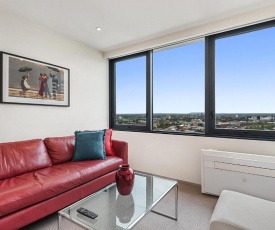 1-Bed Unit with Gym in Heart of CBD Dining and Shops