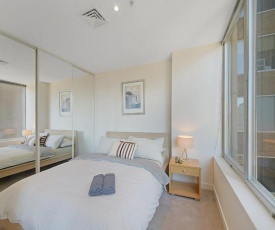 A Comfy & Central 2BR Apt Near Flinders Station