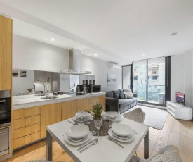 A Stylish & Cozy 2BR Apt Near Southern Cross