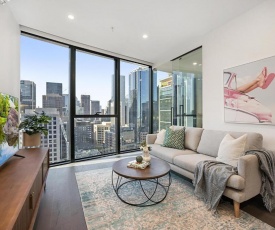 Modern City Apartment With Stunning CBD Views