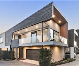 Modern home in the heart of Mornington