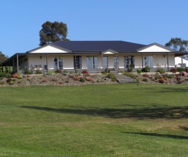 Nyora Lodge B&B