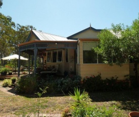 Lilys by the Lake - Raymond Island Accommodation