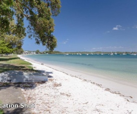 Sandy Beach House - Corlette Waterfront