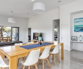 Diamond Bay Beach House: brand new