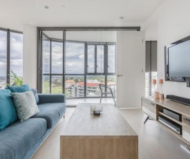 Amazing Views, Luscious Style and location Internal name: Shelleys pad