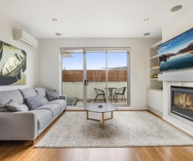 Styled 2-Bed St Kilda Unit with Balcony near Beach