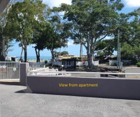 Villa Venezia Apt 3 - Spacious Hervey Bay waterfront apartment