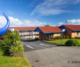 Blue Whale Motor Inn & Apartments