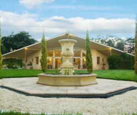 The Gatehouse at Villa Raedward