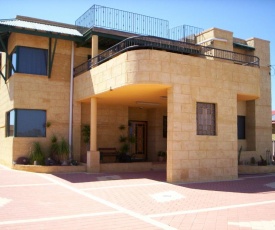 Shark Bay Views B & B