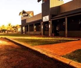 Spinifex Hotel