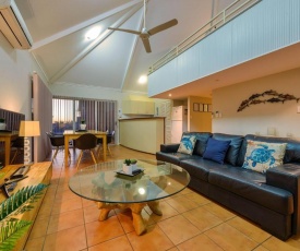 Osprey Holiday Village Unit 117 - Exquisite 3 Bedroom Holiday Villa with a Pool in the Complex