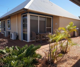 Osprey Holiday Village Unit 201-1 Bedroom - Wonderful 1 Bedroom Studio Apartment with a Pool in the Complex