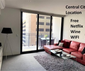 Stylish City Central Executive Views, Netflix, Wifi, Wine