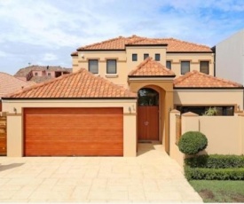 Luxury House on canal in Mandurah