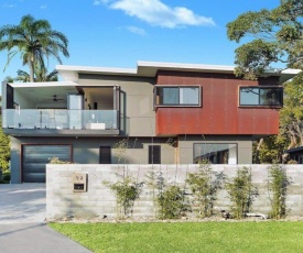 Horizons at Currarong - architecturally designed beach house