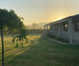 Vineyard Cottage by Your Innkeeper Mudgee