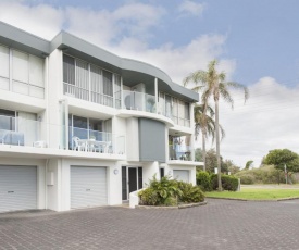 9 Cirrus @ Fingal Bay