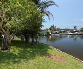 LAKE HOUSE ON ELOUERA