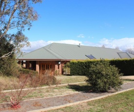 Gundaroo Manor Bed & Breakfast