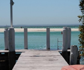 BY THE SEA WATERFRONT HUSKISSON JERVIS BAY with Private Jetty & Garden