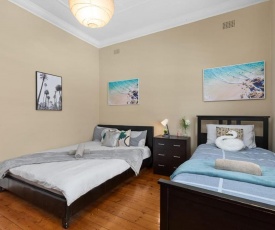 Quiet Private Room in Kensington near UNSW, Light railway&bus 1Q1S