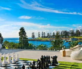 Belle Vue- Penthouse at Black Beach