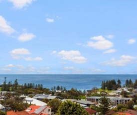 Brand new house, amazing views, walk to the beach!