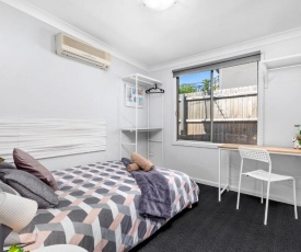 Boutique Private Rm 7 Min Walk to Sydney Domestic Airporta - SHAREHOUSE